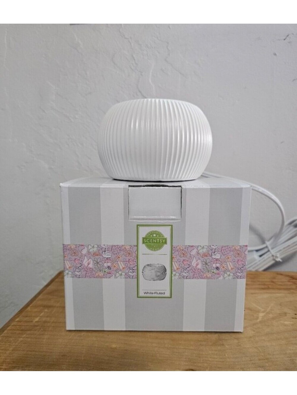 Scentsy White Fluted